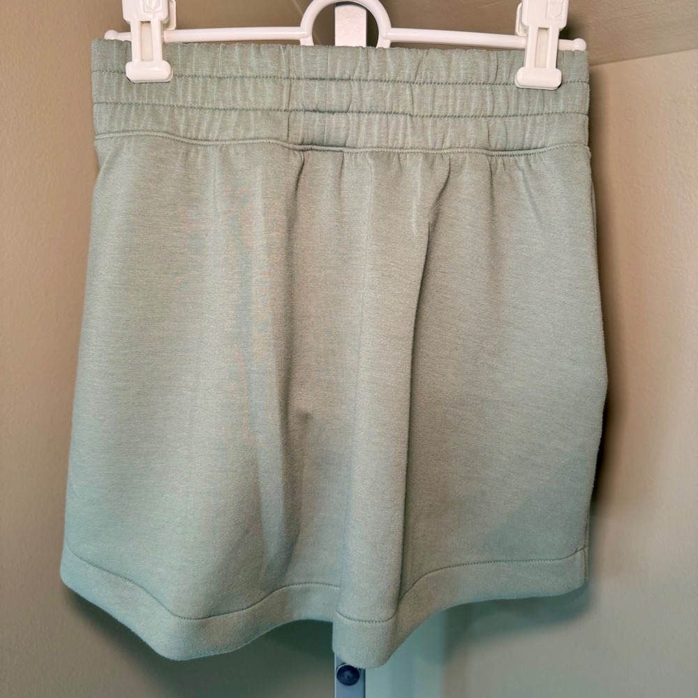 Yogalicious Scuba Zuri Skort Sage Green Athletic Mini Skirt XS Pockets - Picture 2 of 4